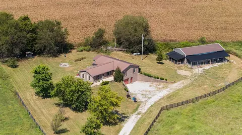 1060 Mt Pleasant Rd, Glasgow, KY 42141