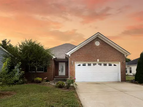 313 Moultrie Dr, Bowling Green, KY 42104