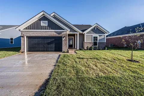 2836 Brahman Cir, Bowling Green, KY 42104