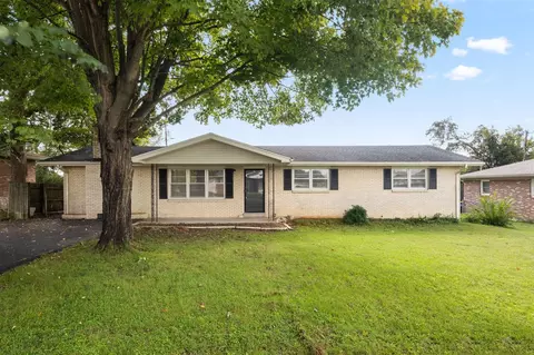 314 Robin Rd, Bowling Green, KY 42101