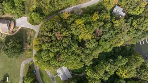 257 Lakeview Dr, Scottsville, KY 42164