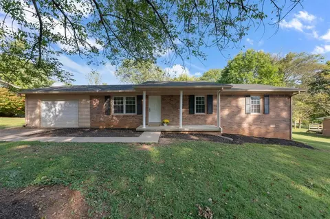 486 Proctor Trl, Bowling Green, KY 42101