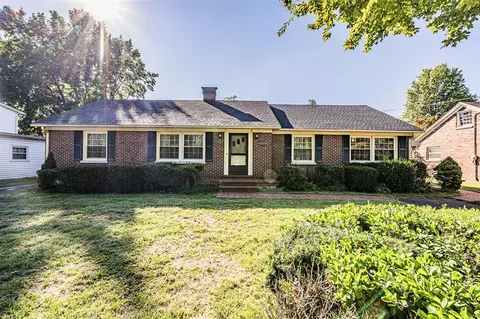 616 Magnolia St, Bowling Green, KY 42103