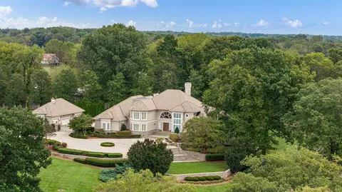 523 Rivergreen Ln, Bowling Green, KY 42103