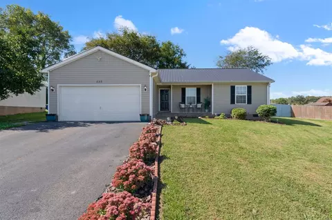 525 Creekwood Ct, Bowling Green, KY 42101
