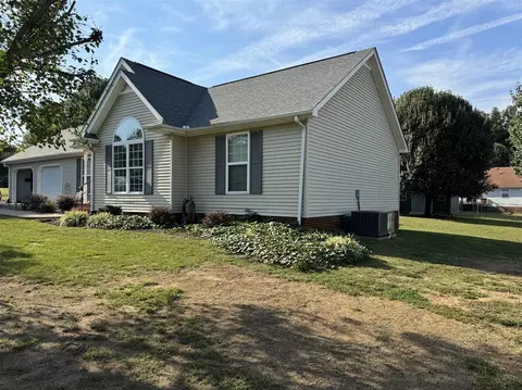 220 Marcrum Ln, Scottsville, KY 42164