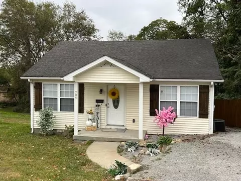 704 E Locust St, Scottsville, KY 42164