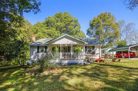 2010 Roy Hunter Rd, Cave City, KY 42127