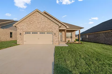 737 Shelldrake Ln, Bowling Green, KY 42101