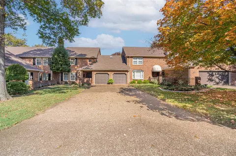 1292 Barclay Ct, Bowling Green, KY 42103