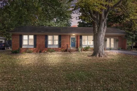 106 Poplar St, Russellville, KY 42276