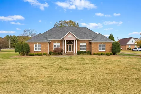 190 Graystone Ln, Bowling Green, KY 42103