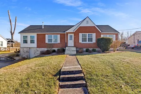 716 Nutwood St, Bowling Green, KY 42103