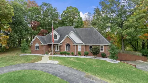 8358 Cemetery Rd, Bowling Green, KY 42103
