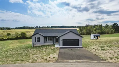 90 Walnut Grove Dr, Smiths Grove, KY 42171