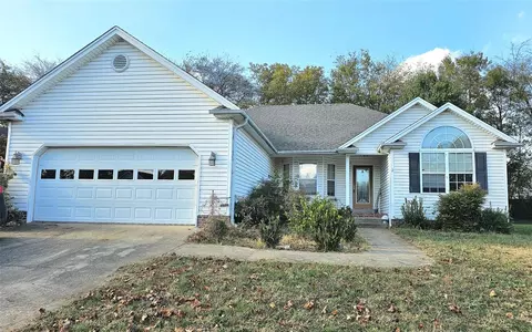 1260 Trillium Ln, Bowling Green, KY 42104