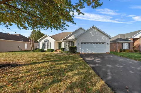 662 Muirfield Cir, Bowling Green, KY 42104