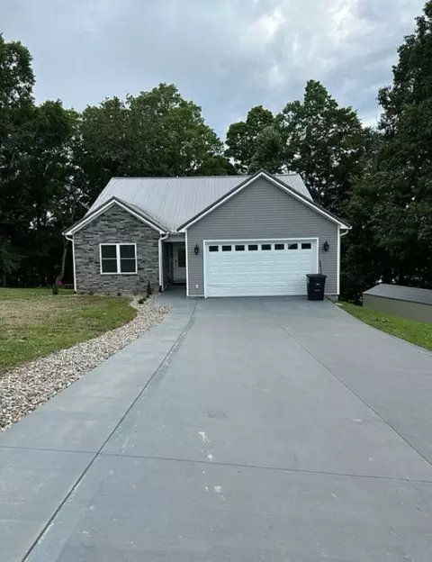 820 Broken Arrow Cir, Austin, KY 42123