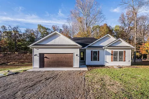 60 Vance Dr, Scottsville, KY 42164