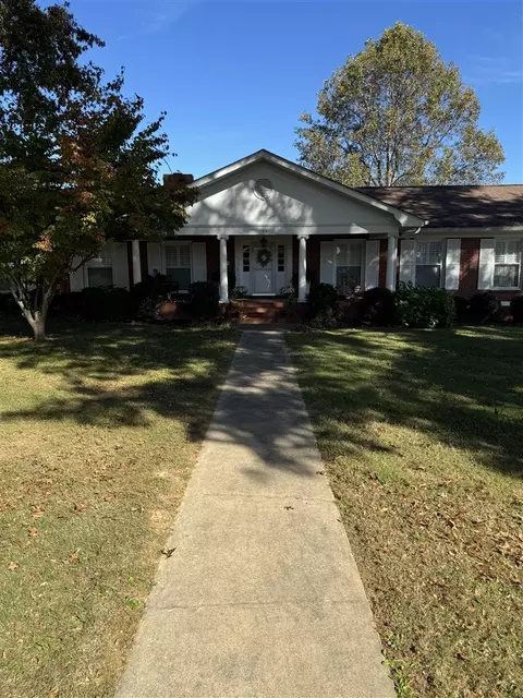 104 Beverly Hills Dr, Glasgow, KY 42141