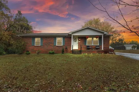 229 Hickory Ln, Bowling Green, KY 42101