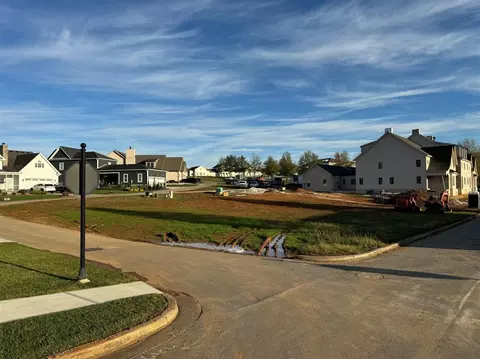 403 Park West Ln, Bowling Green, KY 42101