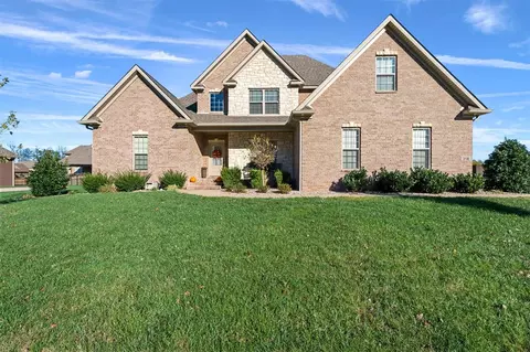 318 Nash Stone Ct, Alvaton, KY 42122