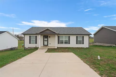 496 Glenview Dr, Horse Cave, KY 42749