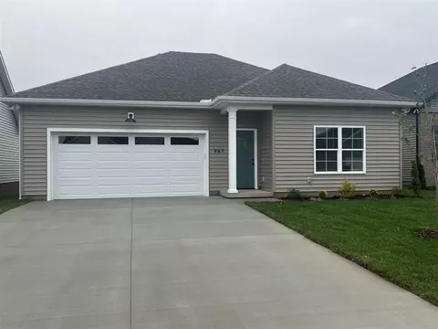 947 County House Ln, Bowling Green, KY 42101