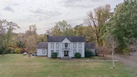 5909 Albany Rd, Albany, KY 42602
