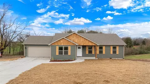 1809 Hydro Pondsville Rd, Smiths Grove, KY 42171