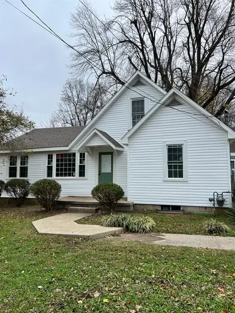 408 College St, Greenville, KY 42345