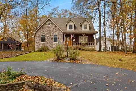 80 Lakeside Dr, Scottsville, KY 42164