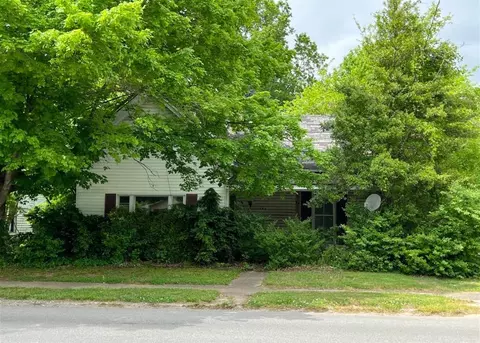 563 E 4th St, Russellville, KY 42276