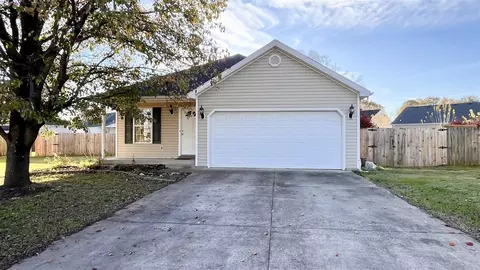 1001 Overboard Ct, Bowling Green, KY 42101