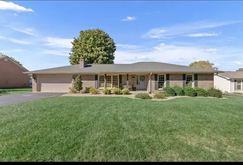 2721 Carriage Hill Dr, Bowling Green, KY 42104