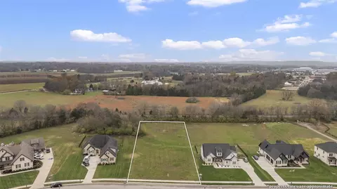 859 Mt Rainier Dr, Bowling Green, KY 42104
