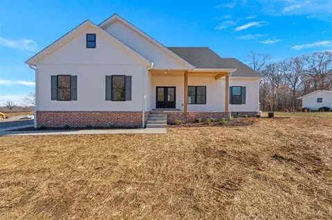 6118 Smiths Grove Rd, Scottsville, KY 42164