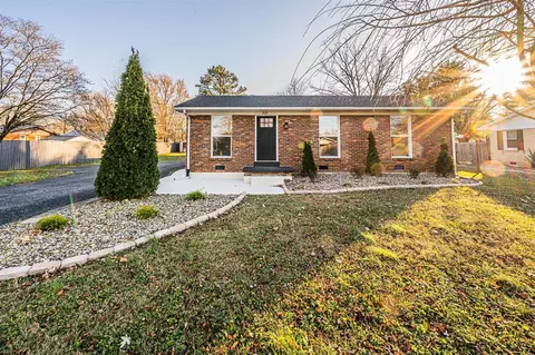 303 Sunset Cir, Franklin, KY 42134