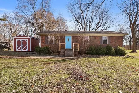 2116 Gilstrap Rd, Morgantown, KY 42261