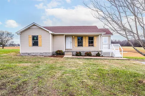 8497 Bowling Green Rd, Scottsville, KY 42164