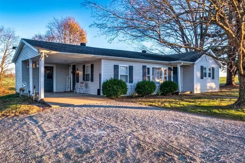 3848 Watermelon Rd, Olmstead, KY 42265