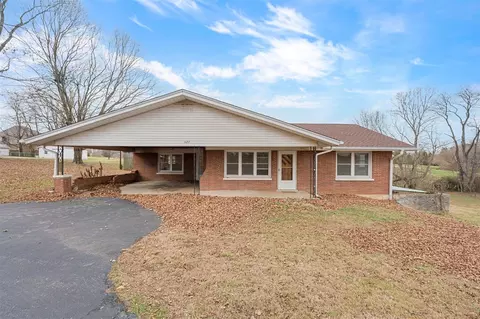 627 Hunts Ln, Bowling Green, KY 42103