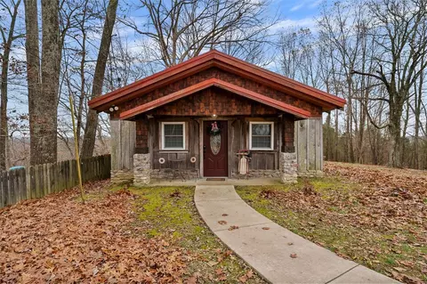 1556 Matthews Mill Rd, Glasgow, KY 42141