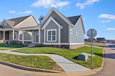 694 Princeton Park Dr, Bowling Green, KY 42103