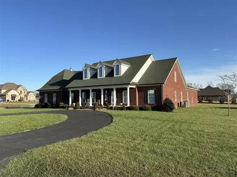 2415 Silver Oak St, Bowling Green, KY 42104