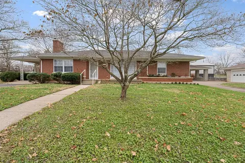 301 College St, Horse Cave, KY 42749