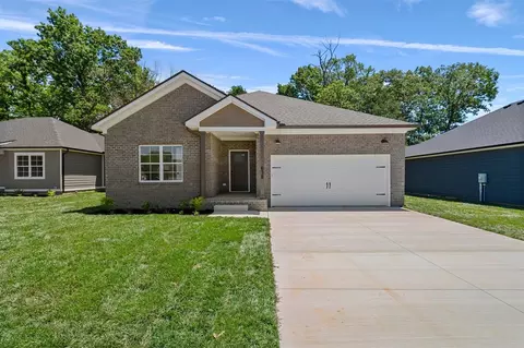 638 Pleasant Meadow Ln, Bowling Green, KY 42101