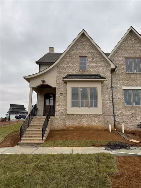 513 Park West Ln, Bowling Green, KY 42103