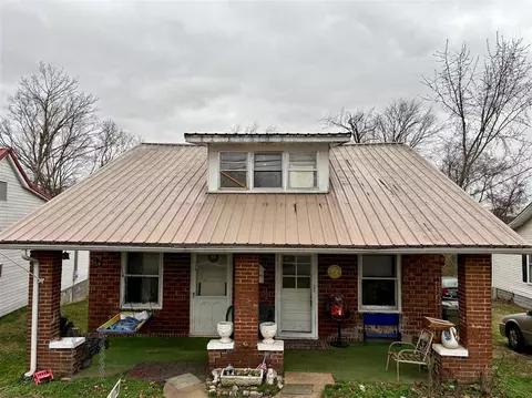 120 E Oak St, Scottsville, KY 42164